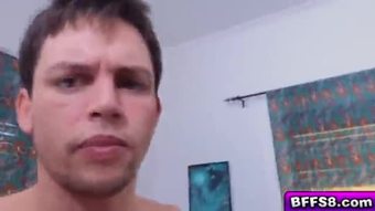 Seksi kolej babes gets liar dalam yang Asrama pesta seks berkumpulan