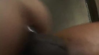 Horny merah berbulu vagina dibor