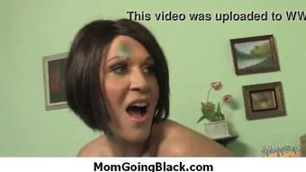 Ibu membantu anak perempuan fuck hitam cock 26