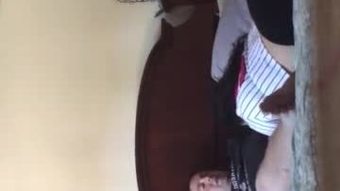 Latina wifey di tumit