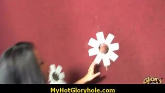Gloryholes pencinta 26