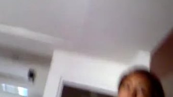 Pengiring (pelacur) kamera tersembunyi