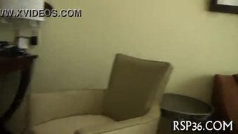 Remaja mengerang dengan sialan keseronokan