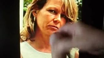 Carola penghormatan