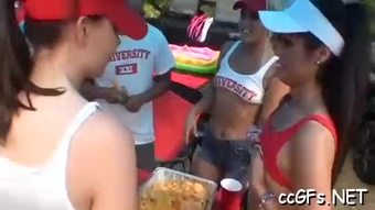 Remaja kekasih explore merah jambu twats