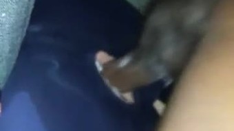 Lubang dalam pakaian ketat