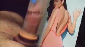 Selena gomez adalah satu seksi cum sasaran