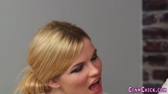 Pesta dominas tarik penis