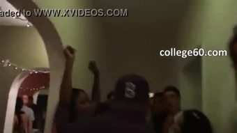Bertiga fucking di kolej bilik tidur