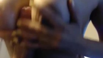 Latina gadis bekerja bola, memberikan buah dada, dan leher dick