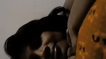 Besar boob gadis