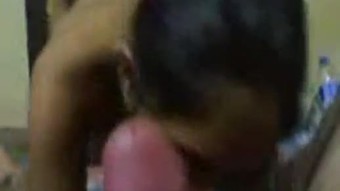 Desi gadis menghisap keldai