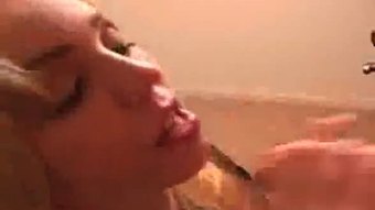 Bekas teman wanita tidak handjob seks