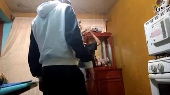 Dia membantu saya di rumah sahaja