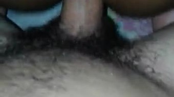 Hitam melakukan dubur