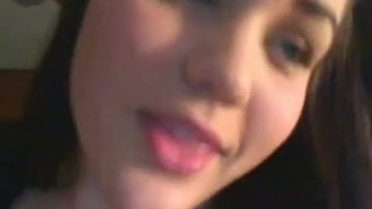 Si menunjukkan dia susu asli big tits