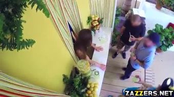Dani daniels pekerjaan tangan zakar semasa berkhidmat air limau