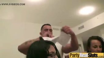 Kumpulan seks pita dengan jahat liar pelacur gadis-gadis klip-18