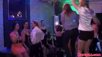 Euroteen sexparty jarak dekat di nyata kelab malam