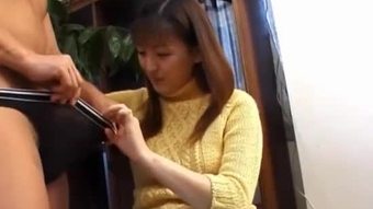 Muda Yuki plasy dengan beliau ceamy twat