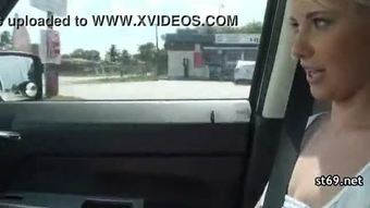 Panas kereta seks