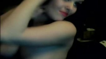 Chubby tetapi seksi pada webcam dipotong